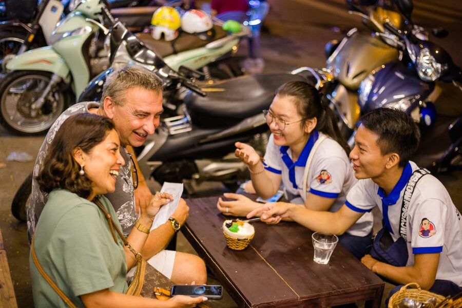 Ho Chi Minh City: Private Street Food Motorbike Tour - Bánh xèo and bánh khọt: rice pancake stops with a chef behind the stove