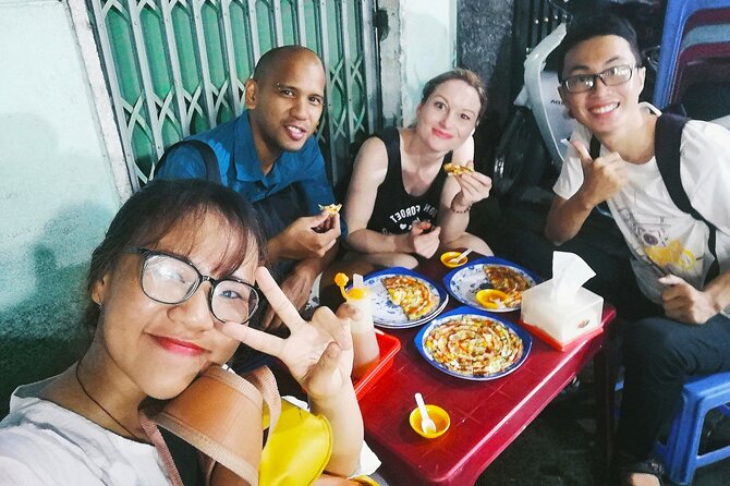 Ho Chi Minh City private walking tours with young local volunteers - District 1: Independence Palace to Saigon’s Church and Post Office Zone