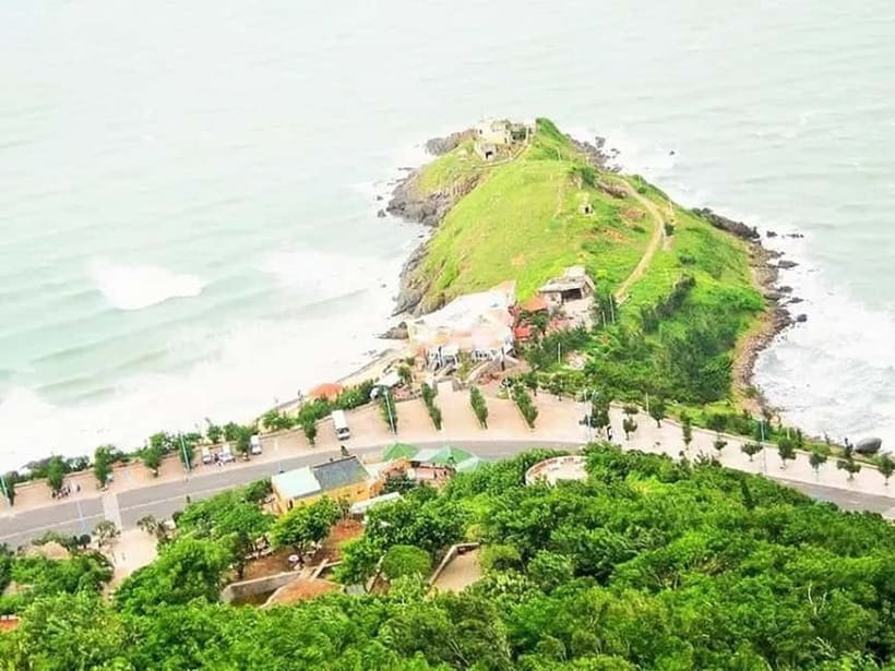 Ho Chi Minh: Vung Tau 1-Day Tour with Christ Statue & Lunch - White Palace at Bach Dinh, Colonial Architecture With a Coasting of Time