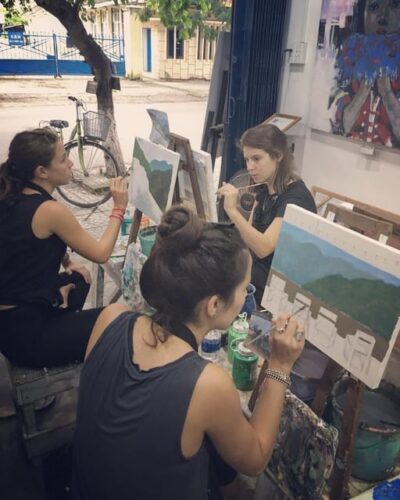 2 Hours Painting Class with Local Artist in Oldtown