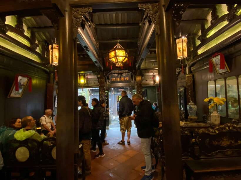 Hoi An Ancient Town - Walking Tour with Local Guide - The Route: Stop-by-Stop in Order