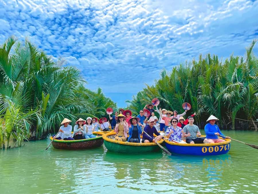 Hoi An : Bamboo Basket Boat Tour with Transportation - Cam Thanh Village to Bay Mau Coconut Forest: settling into the local rhythm