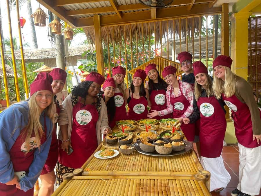 Hoi An: Basket Boat with Lantern-Making & Cooking Class Tour - Basket boat vs coracle ride, and what you should expect on the water
