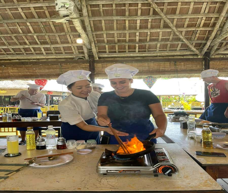 Hoi An: Bay Mau Cooking Class w/ Market & Basket Boat Option - Drinks, Comfort, and Dietary Adjustments