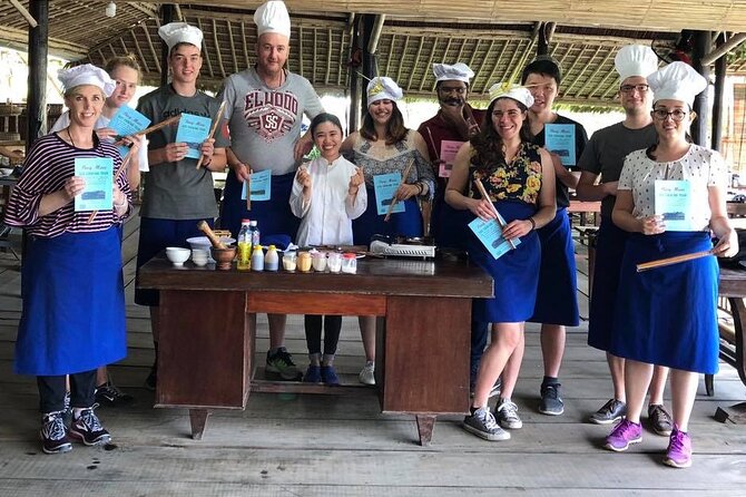 Hoi An: Bay Mau Eco Cooking Tour - Stop at the market: where Vietnamese flavors start
