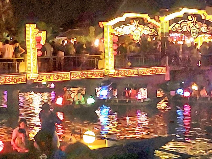 Hoi An Boat Lantern With Release Flower Hoai River At Night - Included extras: what makes this price feel fair