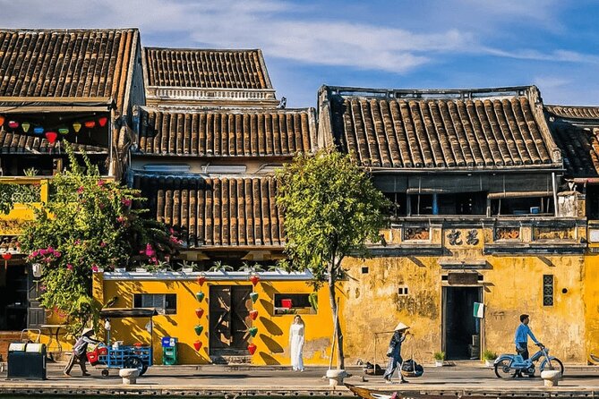 Hoi an Coconut Boat & Hoi an Ancient Town(Option Marble Mountain) - Hoi An Ancient Town after dark: Japanese Bridge and the Hoai River walk