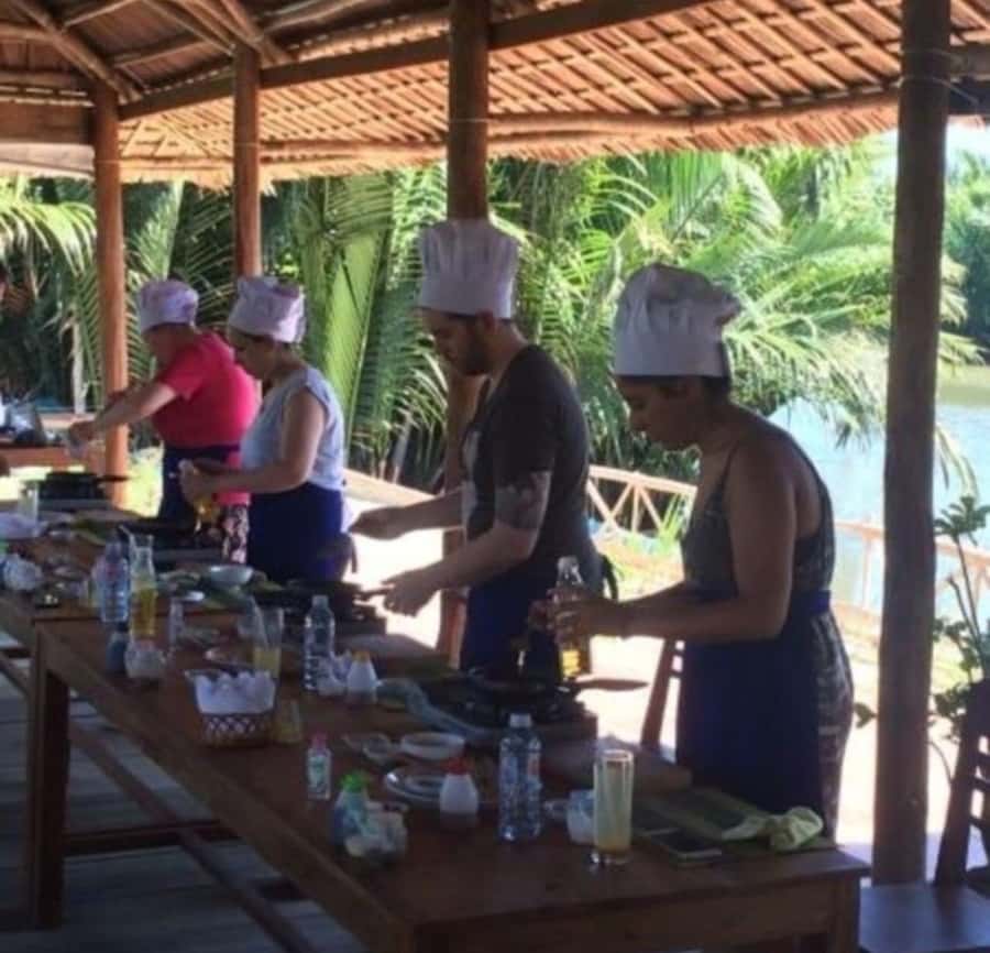 Hoi An : Cooking Class with Phở and Bamboo Basket Boat Tour - How your day flows: 270 minutes from hotel to coconut village