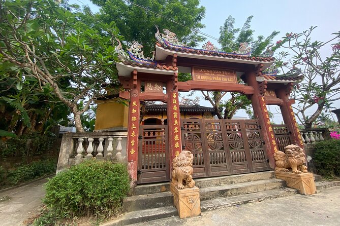 Hoi An Countryside Vespa Tour: Food, Culture & Daily Life - Leaving Hoi An Ancient Town for rice field roads