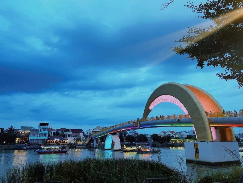 Hoi An/Da Nang: My Son Afternoon tour: Banh my and Cruise - Thu Bon River cruise and banh my: the relaxing closer to the day