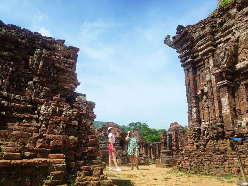 Hoi An/Da Nang: My Son Sunset Tour, Boat Trip with Brunch - Thu Bon River sunset boat cruise with banh mi on board