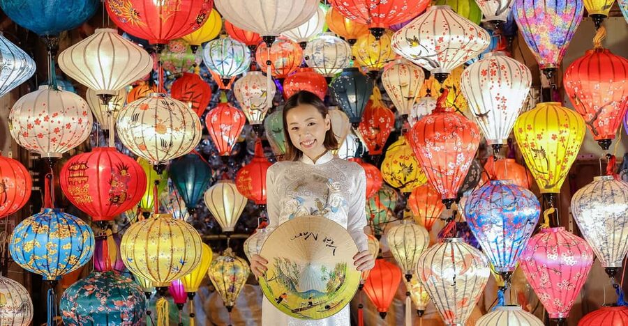 Hoi An/Da Nang: Private Photoshoot & Guided Walking Tour - Timing picks: morning ease vs late-day lantern glow