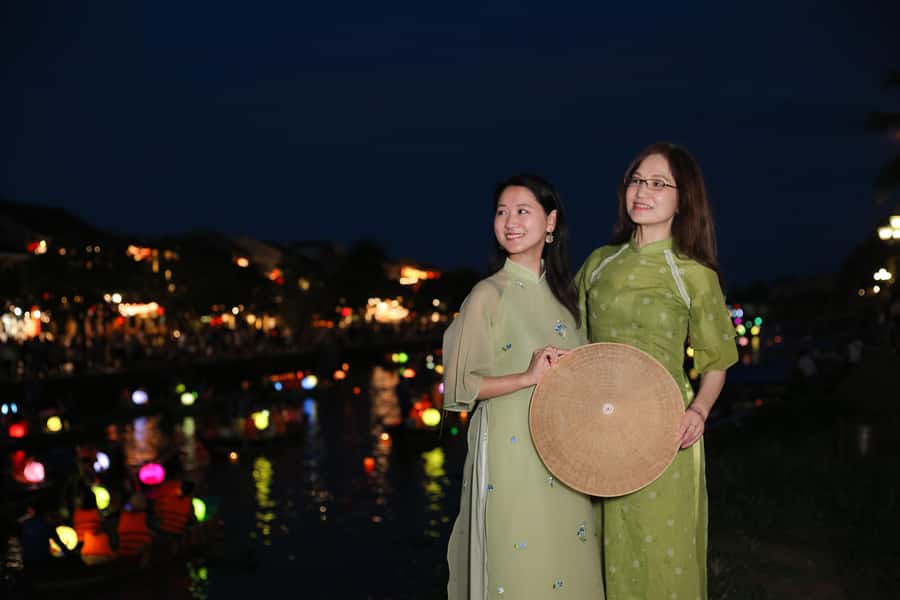 Hoi An/Da Nang: Private Photoshoot & Guided Walking Tour - Rain or shine, and how to make comfort part of the plan