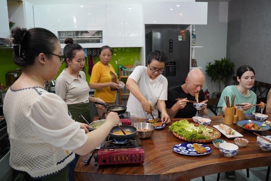 Hoi An/Da Nang: Vietnamese Cooking Class with Transportation - Getting picked up: how transportation changes the day