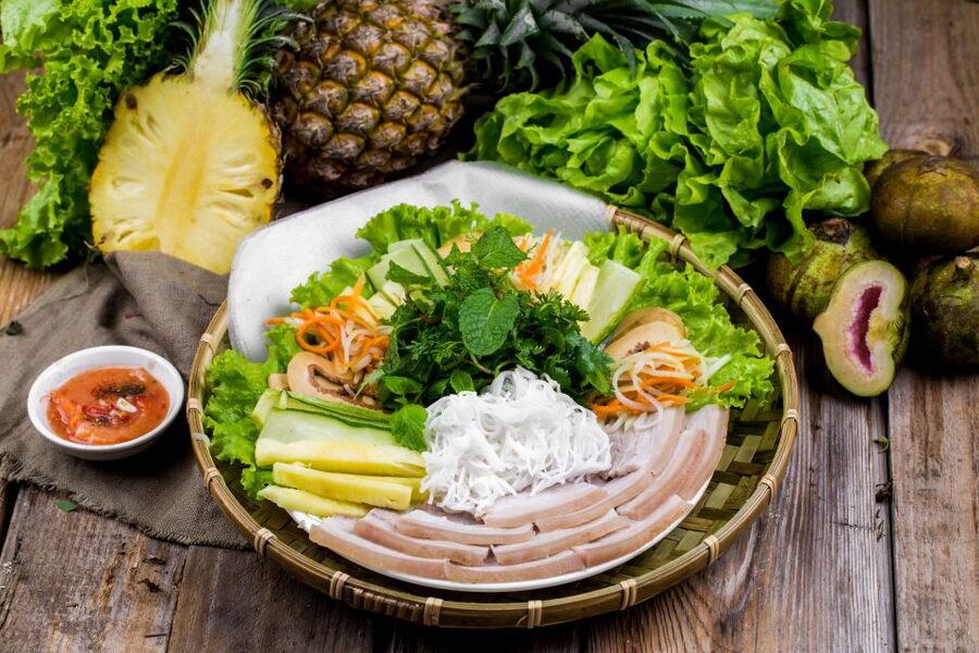 Hoi An: Evening Food Tour with 7 Tastings and Boat Trip - Your First Night in Hoi An, Built Around Food and Light