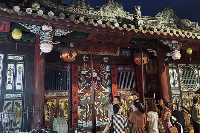 Hoi An Ghosts, Death, Mystery Unveiled - Graves, Incense, and the Ritual Logic in the Middle of Town