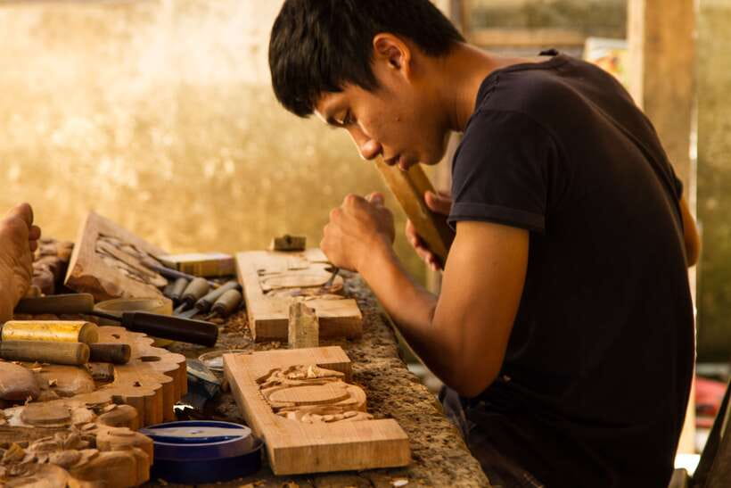 Hoi An: Half-day Cultural Journey Through Hoi An's Crafts - Kim Bong Carpentry Village: 15th-century shipbuilding by hand