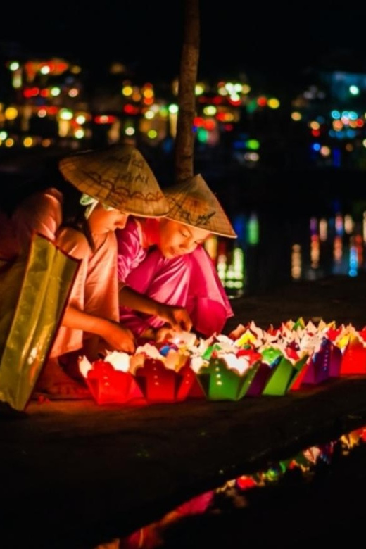 Hoi An: Hoai River Night Boat Trip and Floating Lantern - Simple, easy, and centered on the river