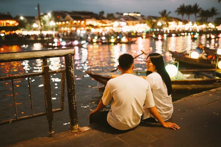 Hoi An Lantern : 45-Minute Short Private Photography Tour - Meeting at 84 Phan Châu Trinh: Plan a Short Walk From Grab or Taxi
