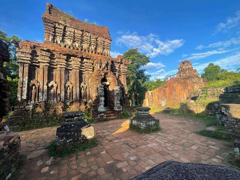 Hoi An: My Son Ruins: Guide-Bus-Boat-Cultural Show-Lunch - Quick highlights at a glance