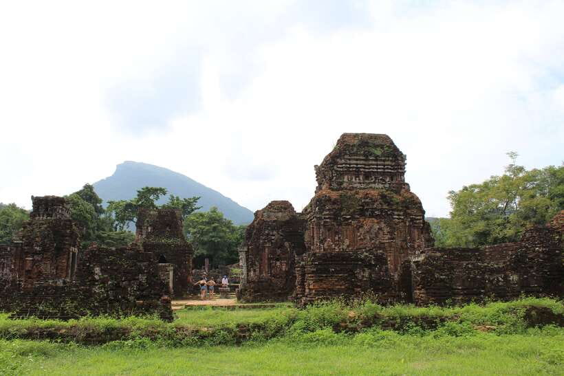 Hoi An: My Son Sanctuary 8 am/1 pm - The 2.5-hour guided visit: towers, Champa context, and what to watch for