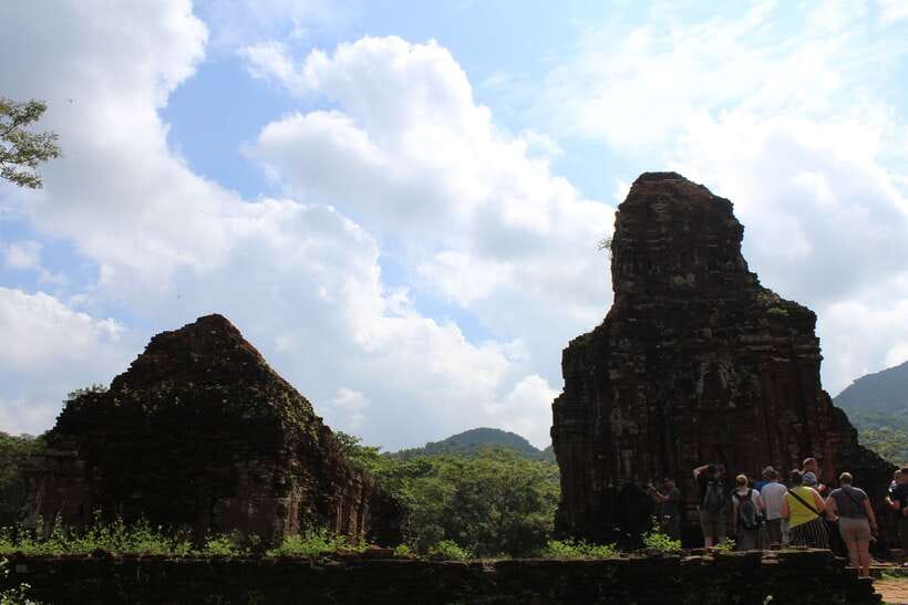 Hoi An: My Son Sanctuary 8 am/1 pm - Food details: Vietnamese lunch (morning) and Vietnamese bread (afternoon)