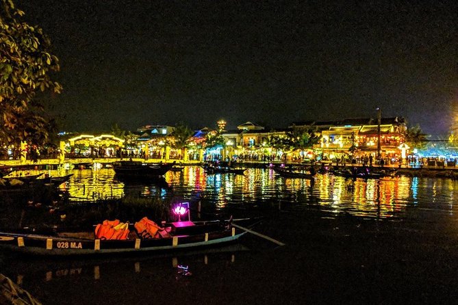 Hoi An Night Market with Hoi an walking Tour , Colourful Lanterns, Boat Ride - Timing tricks for photos and lantern glow