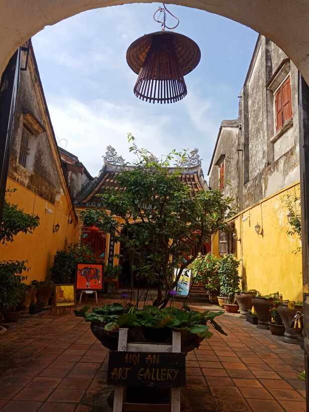 Hoi An: River Lantern Boat Experience with Free 5G eSIM - 15 minutes of Hoai River magic, with your lantern release included
