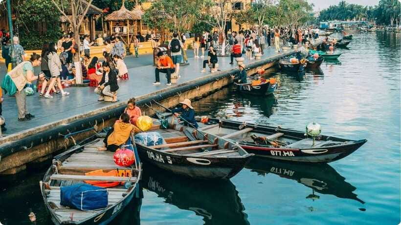 Hoi An: River Lantern Boat Experience with Free 5G eSIM - Free 24-hour 5G eSIM and the art and tailor discounts