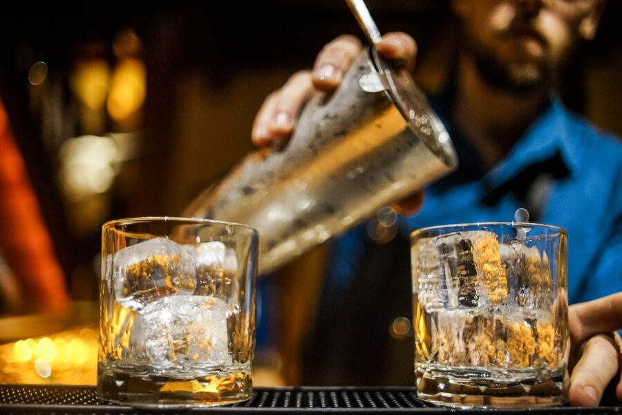 Hoi An: Secret Cocktail Experience - From Bà Mụ Temple into the Old Town maze