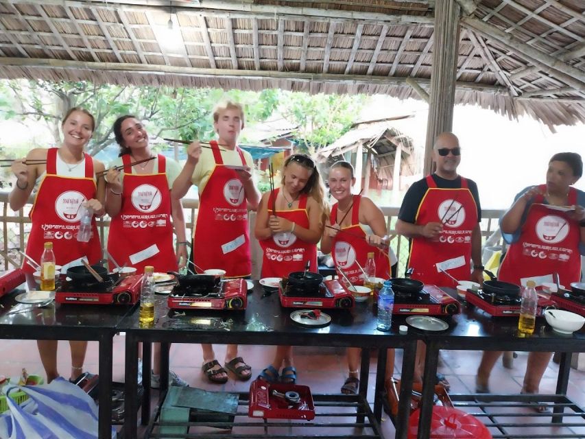 Hoi An: Traditional Cooking Class & meal with Local Family - Group size and the social table: how to enjoy it even if you’re traveling solo