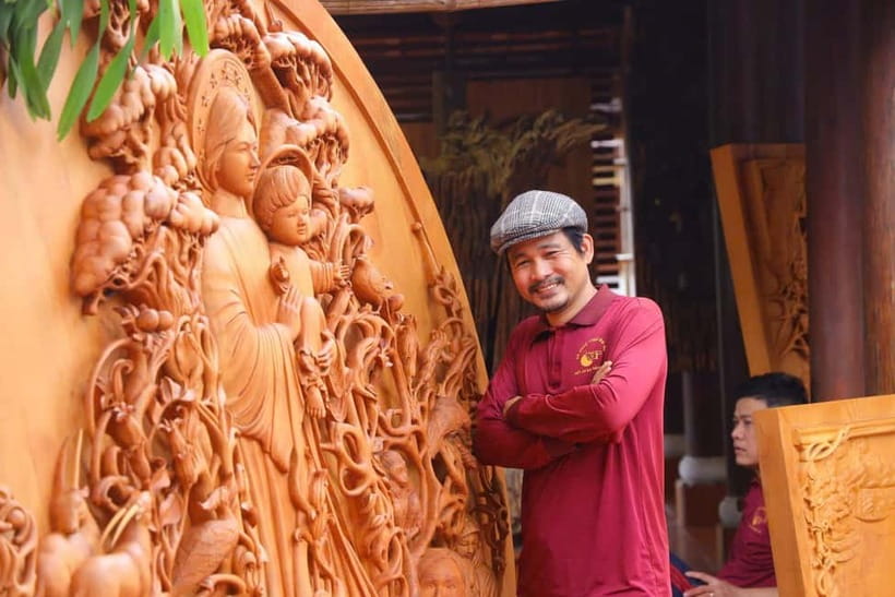 Hoi An: Wood Carving Class with Village Master Artisan - The outdoor wood art garden: where tradition and modern sit side by side