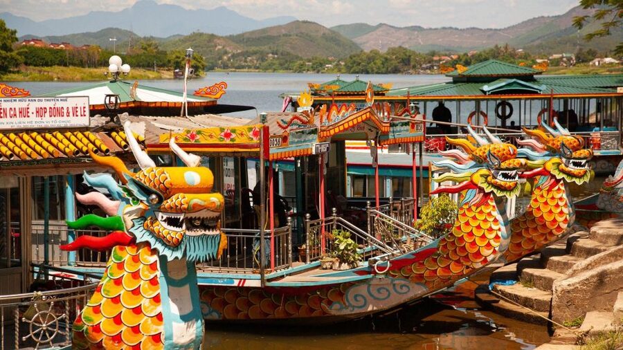 Hue: Boat Trip On Perfume River Half Day - The dragon boat upstream to Thien Mu Pagoda and Phuoc Duyen Tower