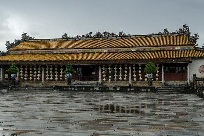Hue City and The Citadel via Hai Van Pass Daily Small Group Tour - Thien Mu Pagoda: Hue’s Iconic Religious Landmark