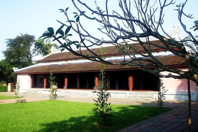 Hue City and The Citadel via Hai Van Pass Daily Small Group Tour - Your Guide and Small Group Size: How People Rate This Day