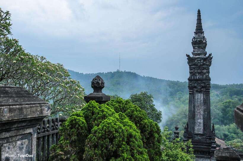 Hue City Full-Day Tour with Dragon Boat Trip & Lunch - Lunch in Hue: where the day regains energy