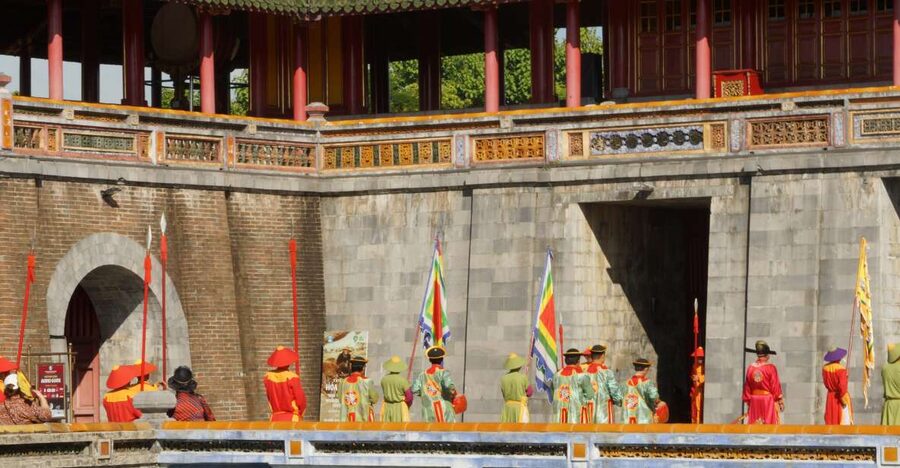 Hue City Tour Full day - Small group tour - Getting started right: pickup, AC ride, and a plan