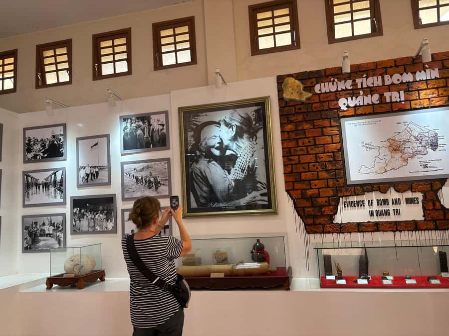 Hue: DMZ Half-Day Tour by Private Car to Vinh Moc Tunnels - Hiền Lương Bridge and Ben Hải River: the DMZ boundary you can stand on