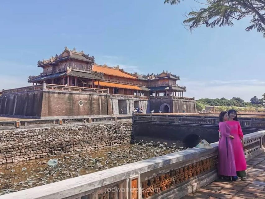 Hue: Dragon Boat, Imperial City & Royal Tombs Full-Day Tour - What you really get for the $17 value, plus the extra entry cost