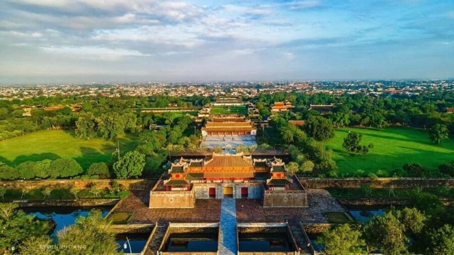 Hue: Dragon Boat, Imperial City & Royal Tombs Full-Day Tour - Garden houses and the everyday side of historic Hue