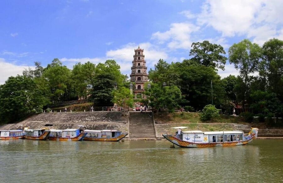 Hue: Dragon Boat, Imperial City & Royal Tombs Full-Day Tour - Lunch in Hue, built around local specialties