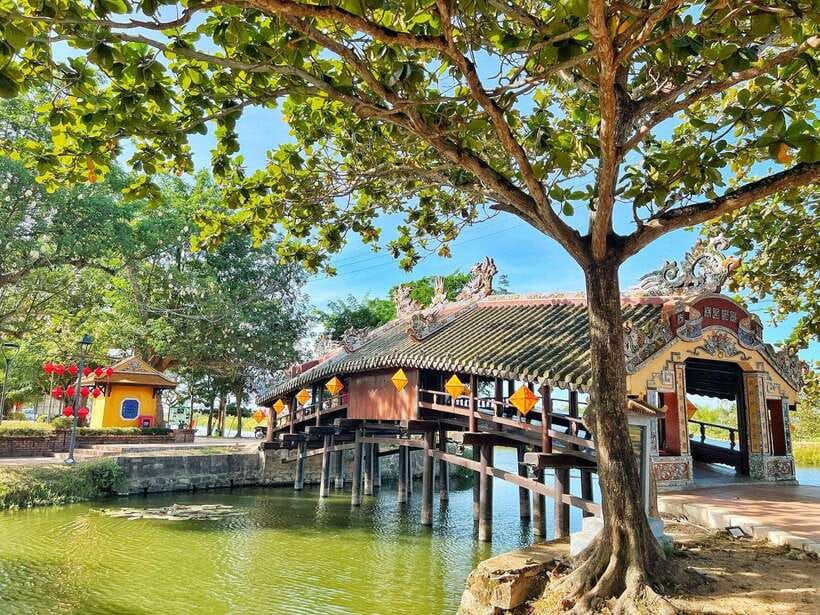 Hue :Exploring Royal City with Multi Options and Dragon Boat - Key reasons this Hue royal city and dragon boat day works