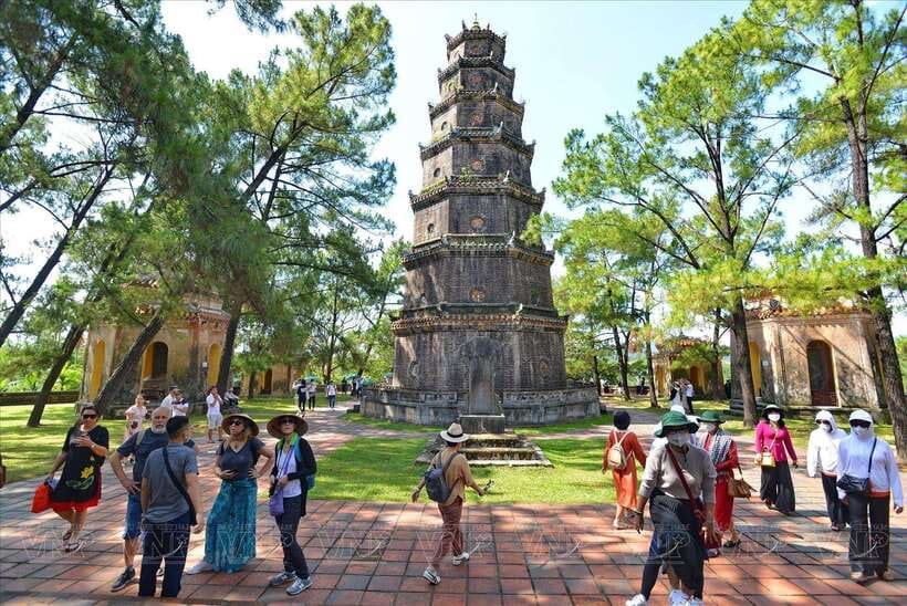 Hue :Exploring Royal City with Multi Options and Dragon Boat - Ghost City (An Bang Cemetery) and the abandoned water park: for when you want something unusual