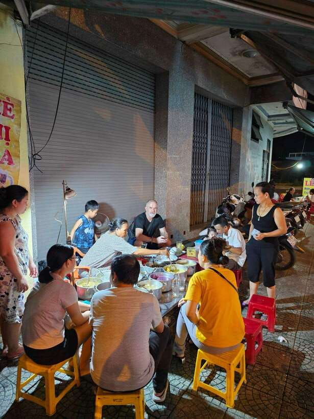 Hue: Guided Local Food Tour with Stories - Meeting at 15 Lê Lợi: How the Tour Starts in the Right Place