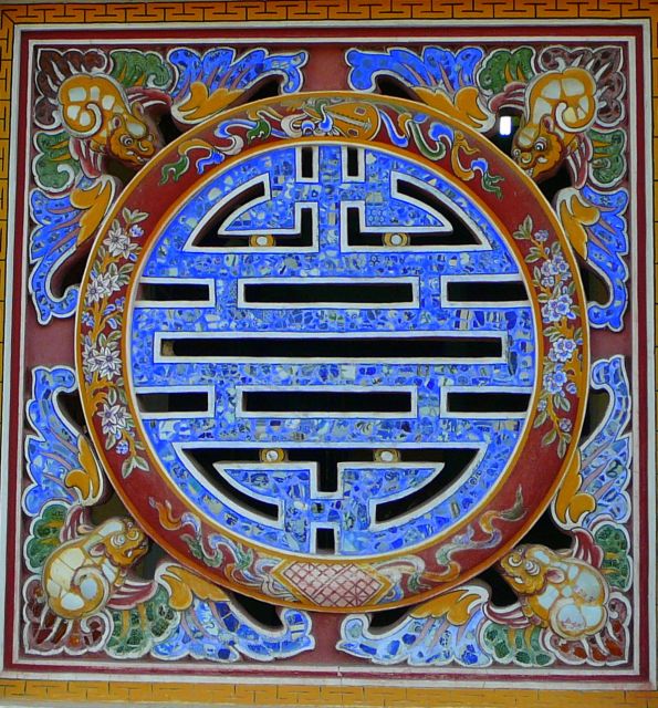 Hue Half-Day Tour with Boat Trip and Sightseeing - Dong Ba Market walk, local rhythm, and what to look for