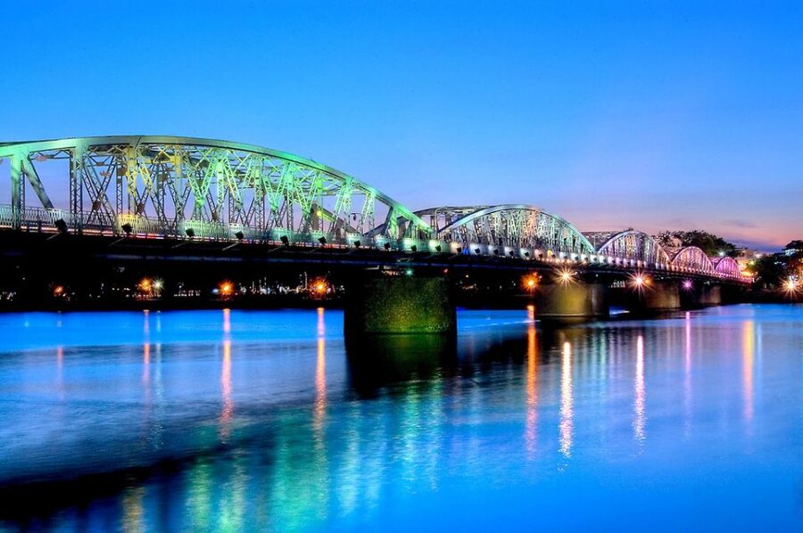 Hue Half-Day Tour with Boat Trip and Sightseeing - Dress code, shoes, and river day tips