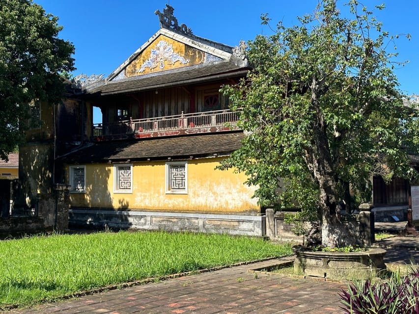 Hue: Imperial and Forbidden City Guided Tour - Cua Ngo Mon and Thái Hòa Palace: getting oriented the right way
