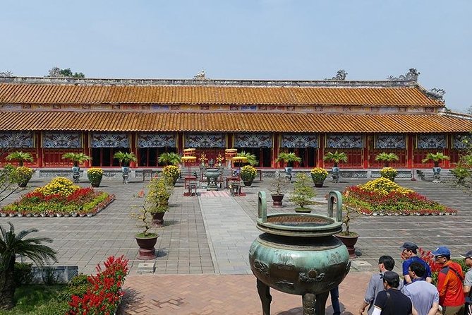 Hue Imperial City Daily Ingroup Tour via Hai Van Pass - Lunch and comfort: included meal plus the real rhythm of a 8 to 10 hour day