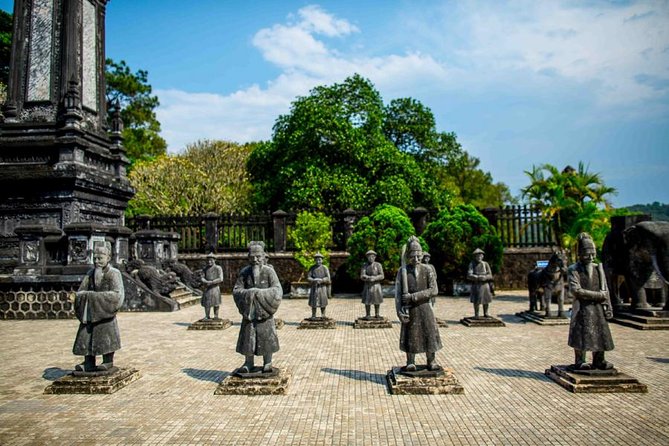 Hue Imperial City Private Tour - Entering Hue Imperial City (The Citadel): what the 2 hours are for