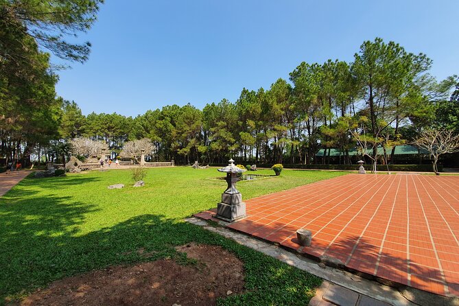 Hue Imperial City Private Tour with Royal Lunch - Thien Mu Pagoda: a calm pause before the Citadel